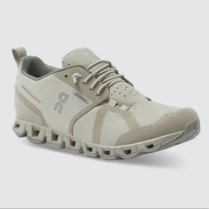 On cloud waterproof running shoes